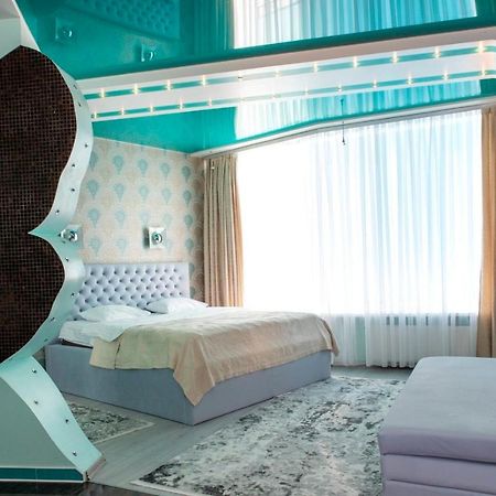 Seven Eleven Apartment Hotel In Most City Днепр Экстерьер фото